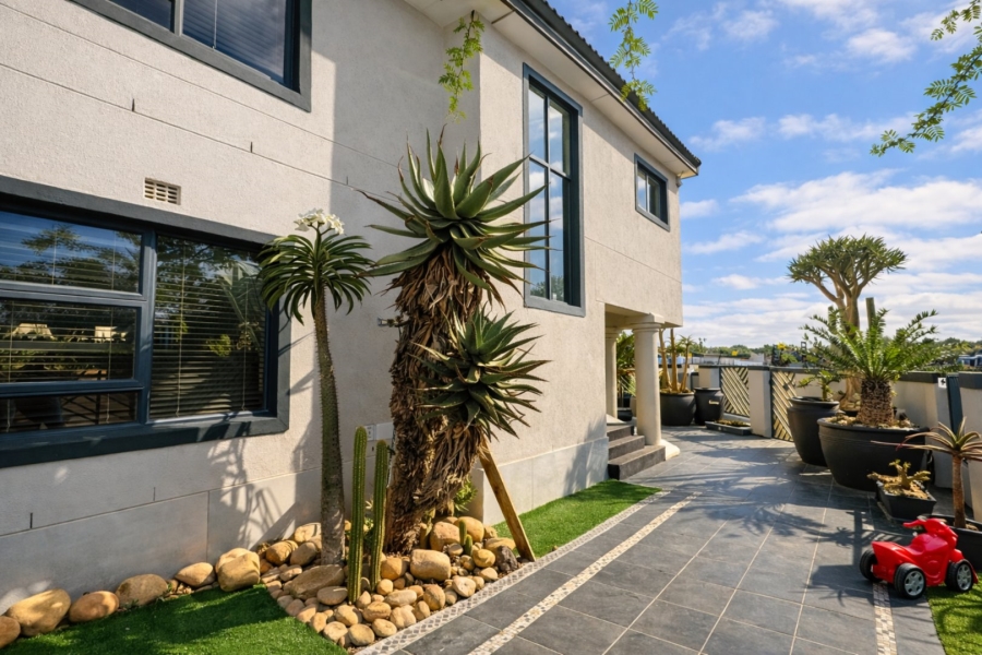 1 Bedroom Property for Sale in Flamingo Vlei Western Cape